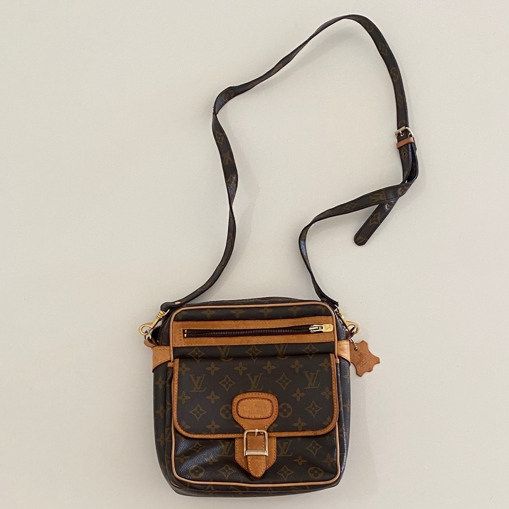 Louis Vuitton Monogram Messenger Bag
